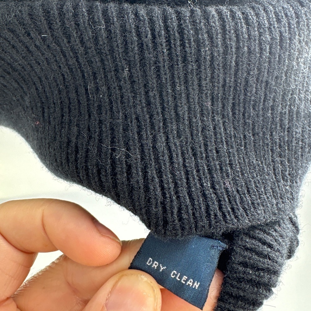 Polo by Ralph Lauren Black V-Neck Sweater with Purple Logo - Picture 4 of 10
